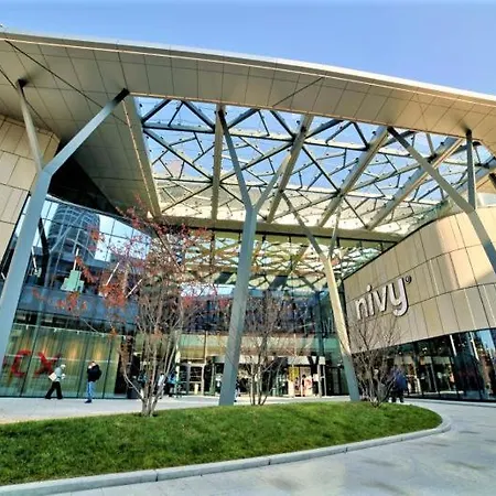 Prestigious Sky Park - View - Traveller Awards 2024 아파트 브라티슬라바