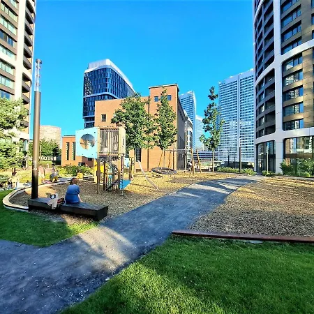 Prestigious Sky Park - View - Traveller Awards 2024 아파트 브라티슬라바