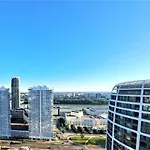 Apartman Prestigious Sky Park - View - Traveller Awards 2024 Pozsony