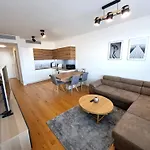 Prestigious Sky Park - View - Traveller Awards 2024 Apartman