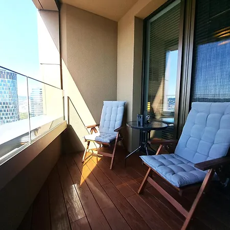 Апартаменты Prestigious Sky Park - View - Traveller Awards 2024 Братислава