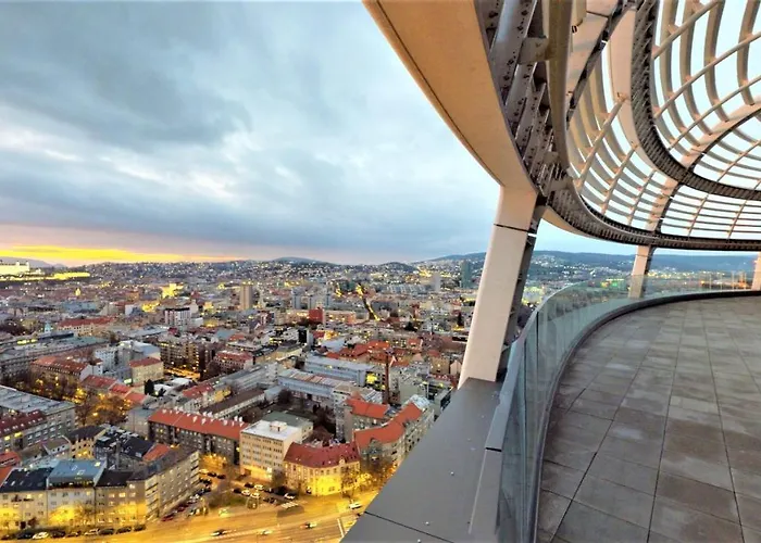 Prestigious Sky Park - View - Traveller Awards 2024 Апартаменты Братислава